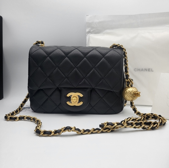 Excellent condition 2022 authentic Chanel 22B square mini Pearl Crush - Picture 14 of 17